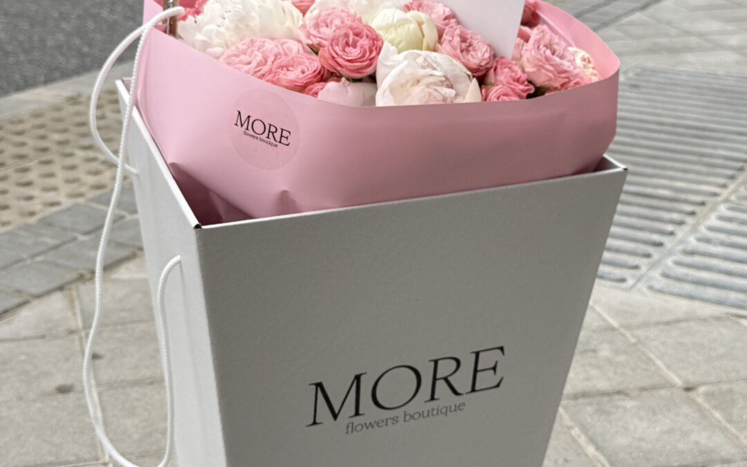 Peony Season in Madrid: Why Spring Is the Best Time to Order Luxury Flowers
